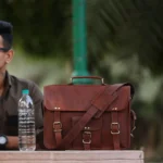 The Hacker Laptop Messenger - Image 2